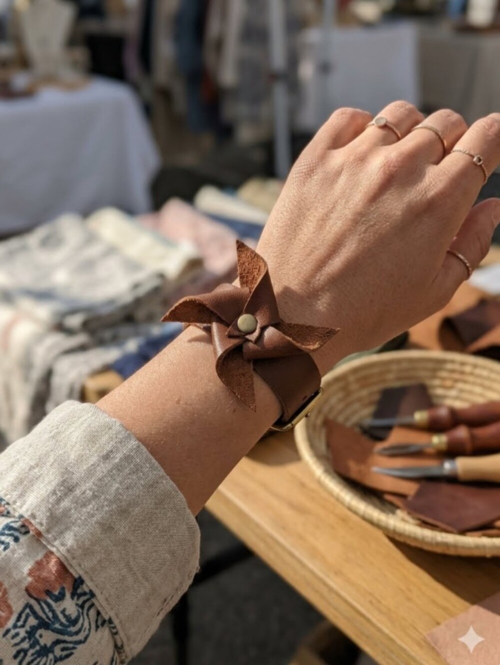 Handmade Genuine Leather Brown Pinwheel Snap Bracelet